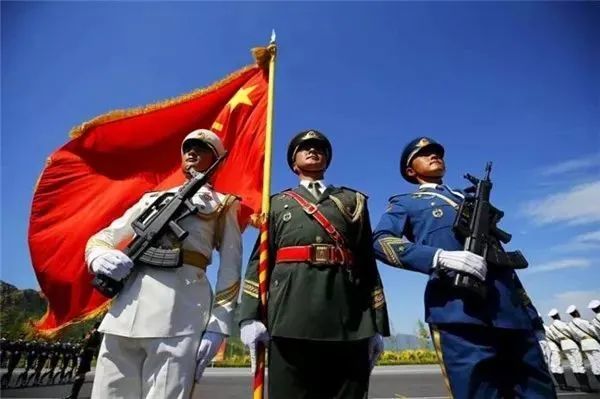 八一建军节 ‖ 向你们，中国军人，致敬！